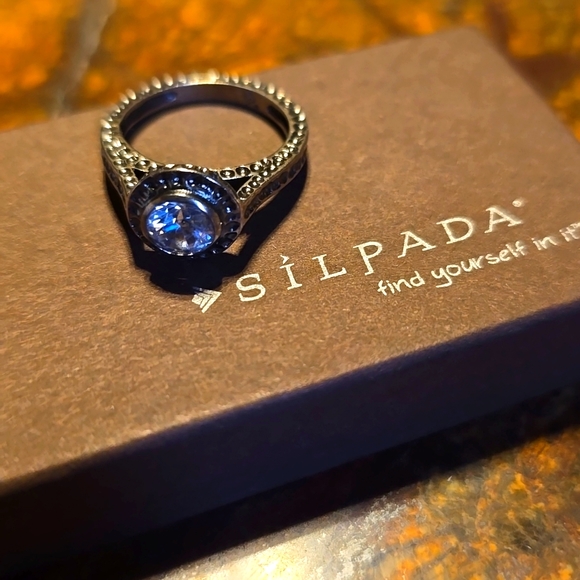Silver Ring - Picture 1 of 1